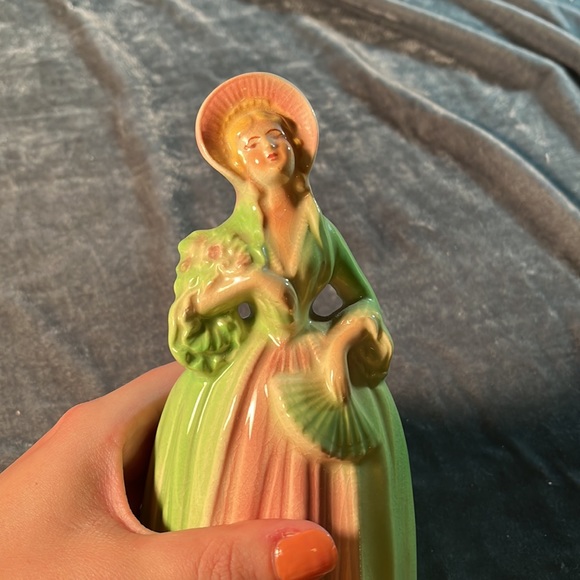 VTG Girl Figurine Vase - Picture 2 of 5